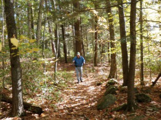Agnes Bowen Trail (blue/orange dot):